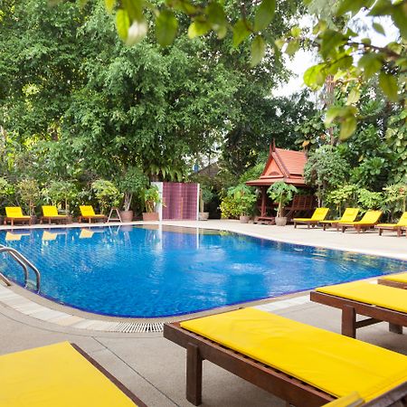Tropica Bungalow Beach Hotel Patong Buitenkant foto