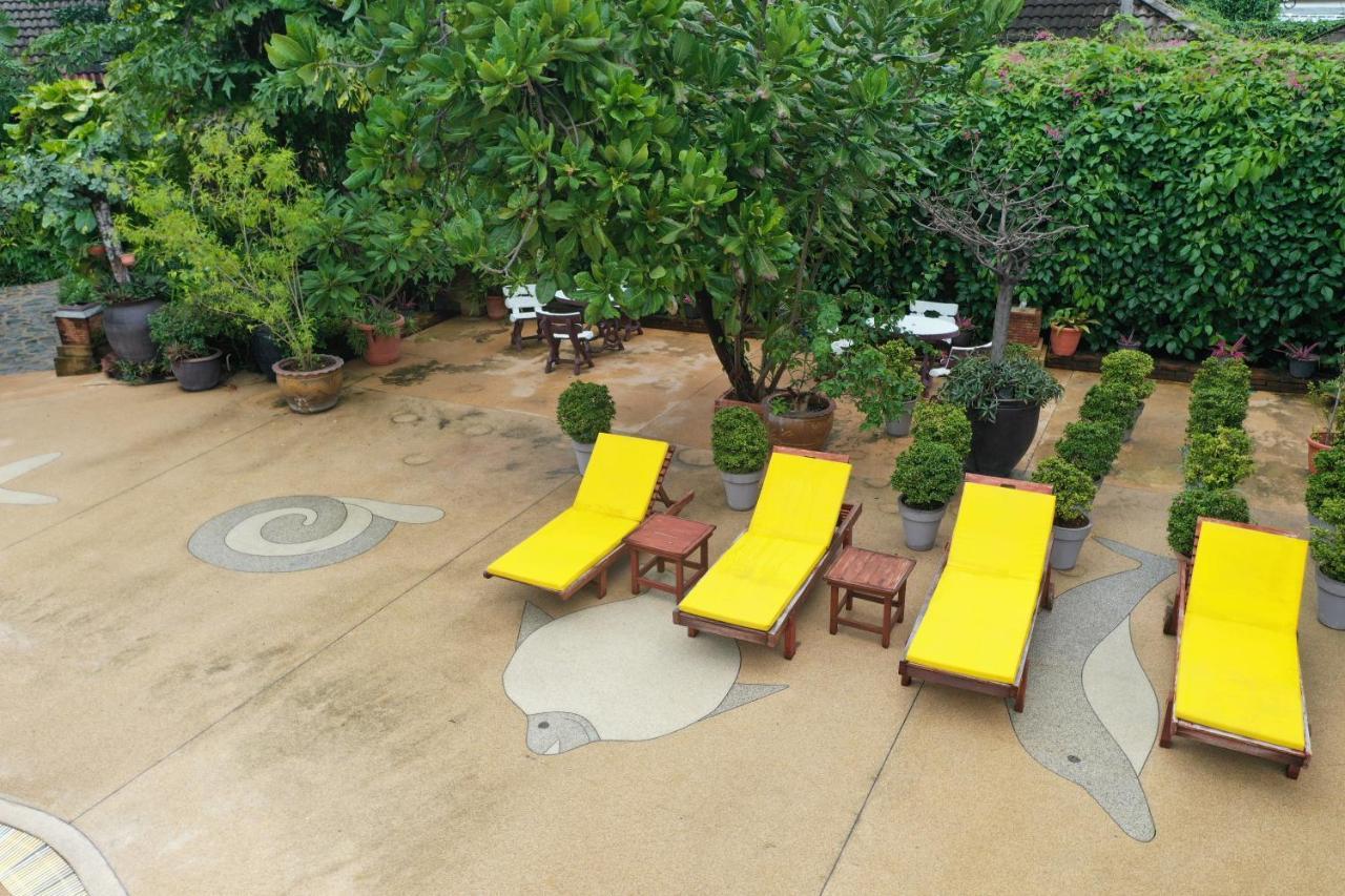 Tropica Bungalow Beach Hotel Patong Buitenkant foto