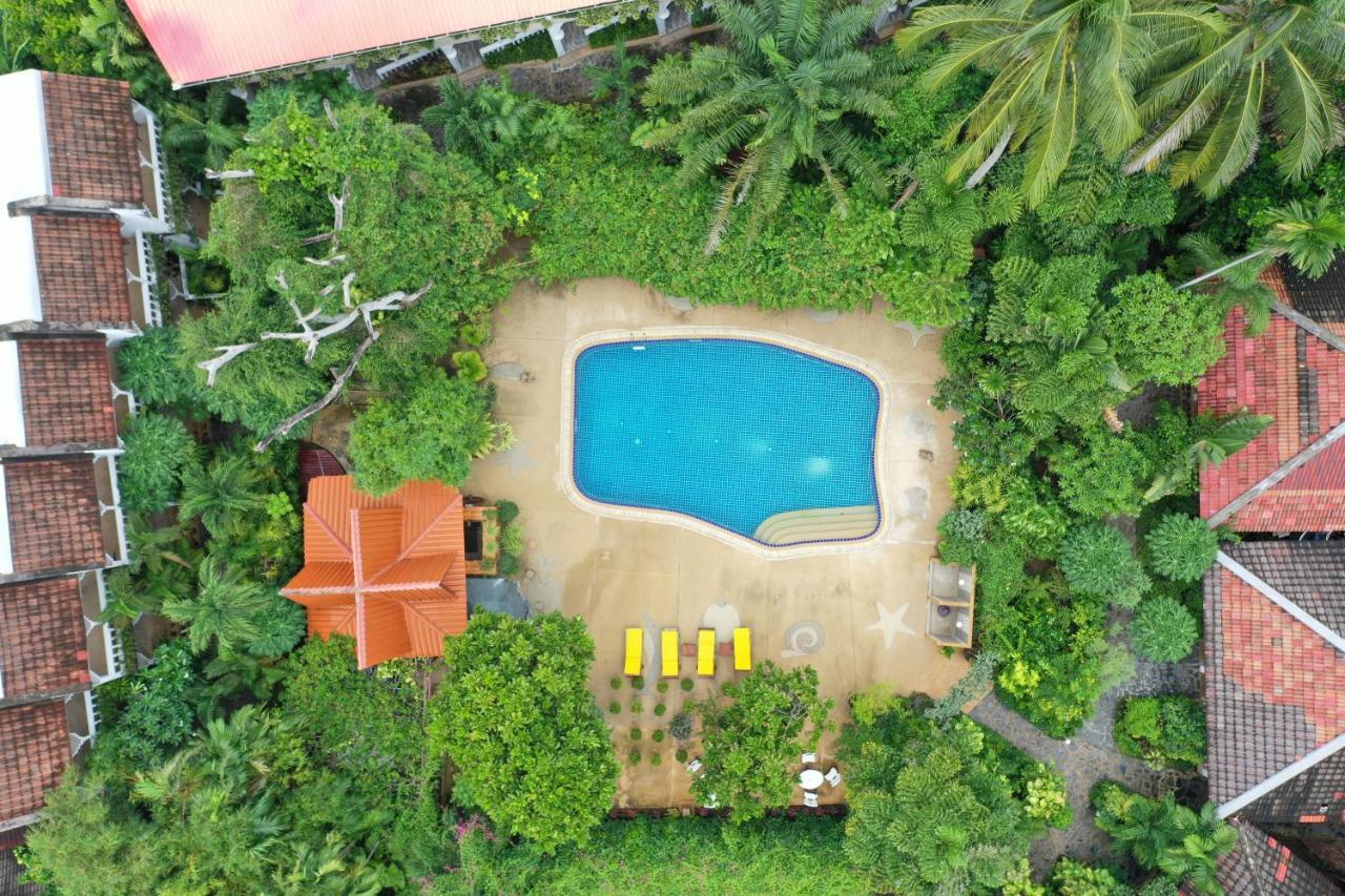 Tropica Bungalow Beach Hotel Patong Buitenkant foto