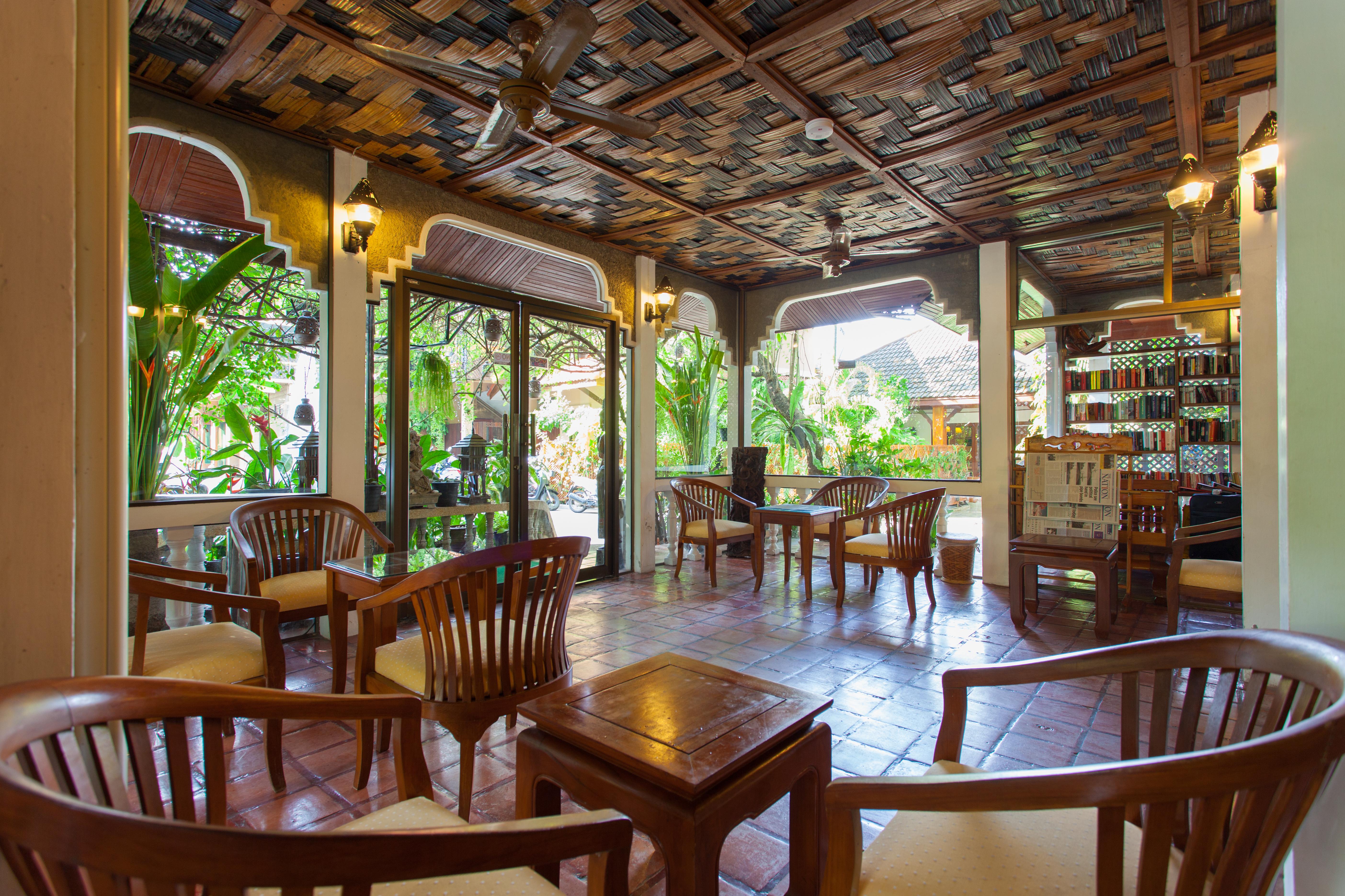 Tropica Bungalow Beach Hotel Patong Buitenkant foto
