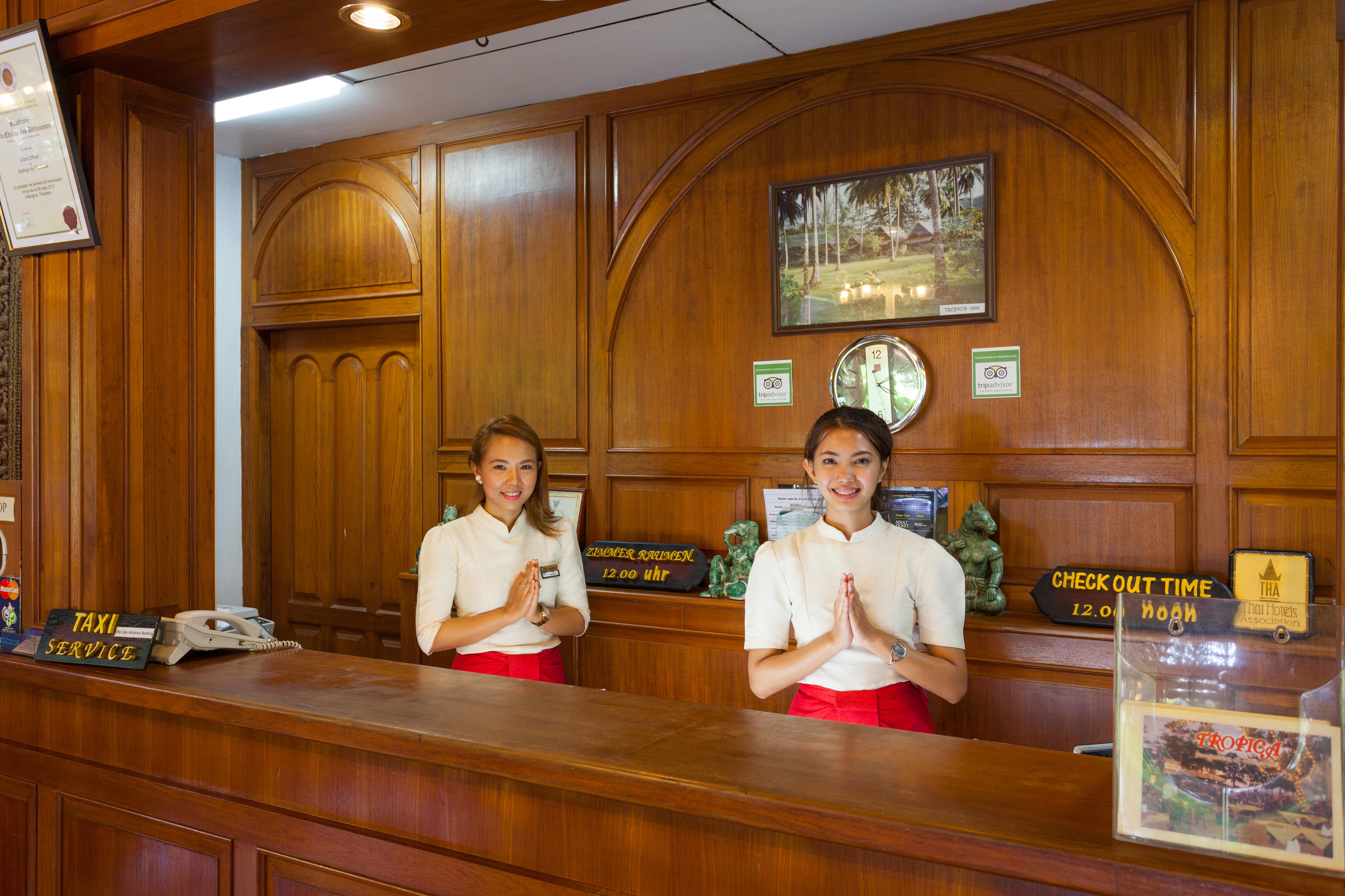 Tropica Bungalow Beach Hotel Patong Buitenkant foto