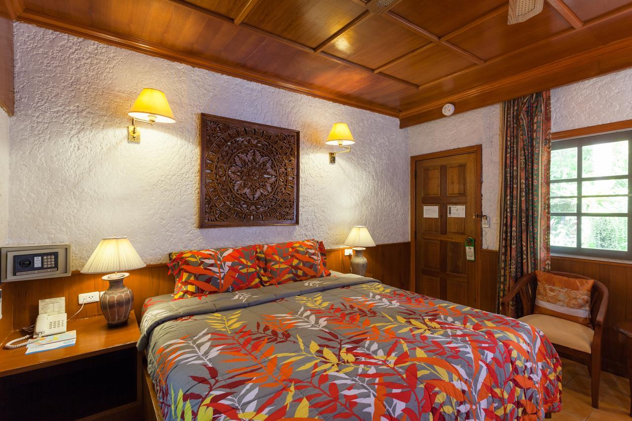Tropica Bungalow Beach Hotel Patong Buitenkant foto