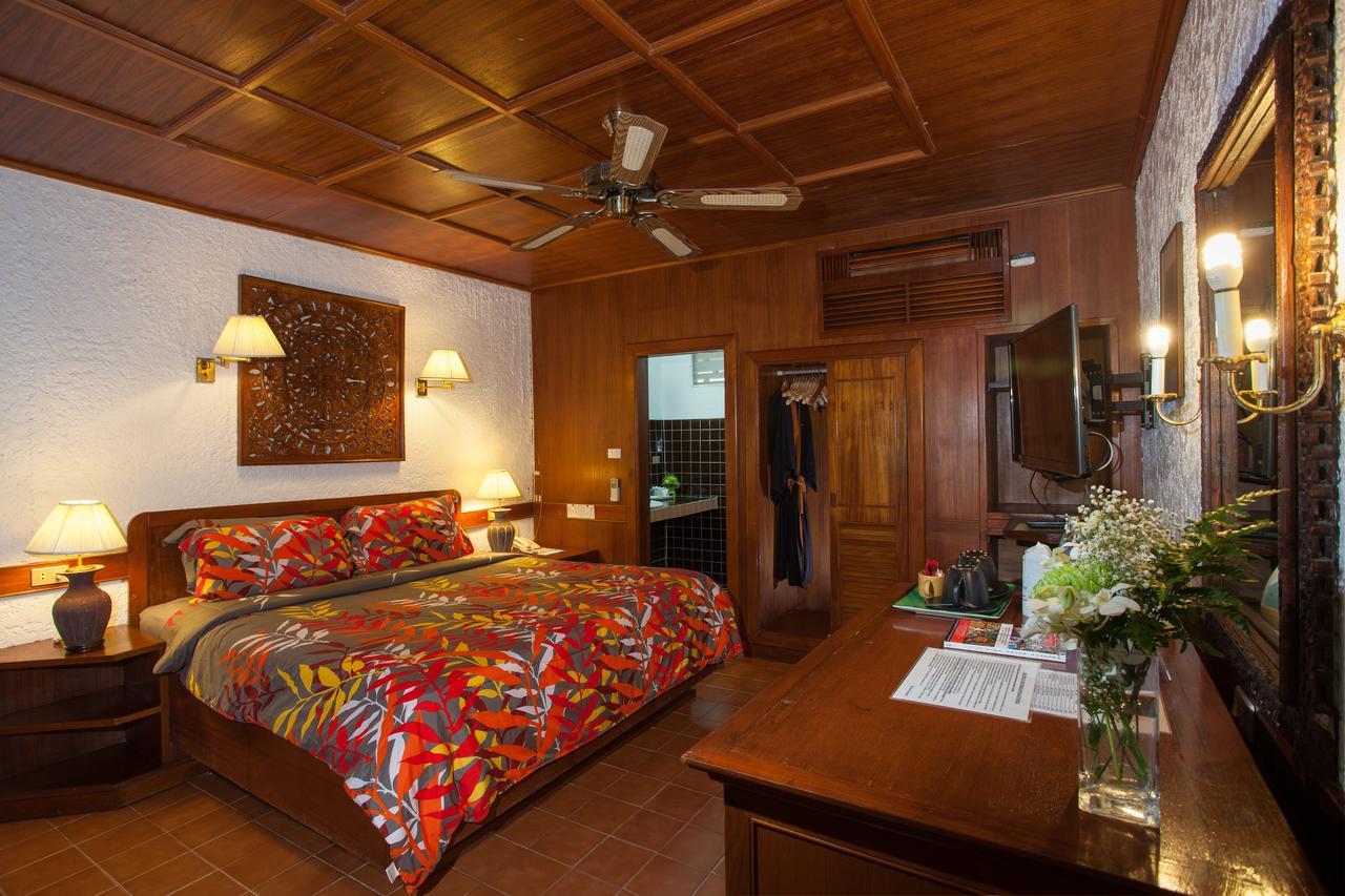 Tropica Bungalow Beach Hotel Patong Buitenkant foto