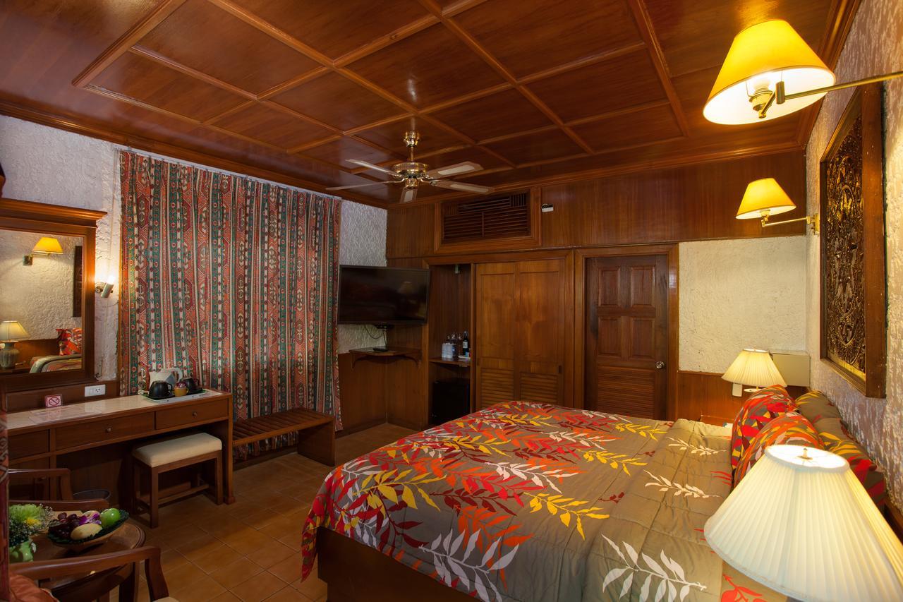 Tropica Bungalow Beach Hotel Patong Buitenkant foto