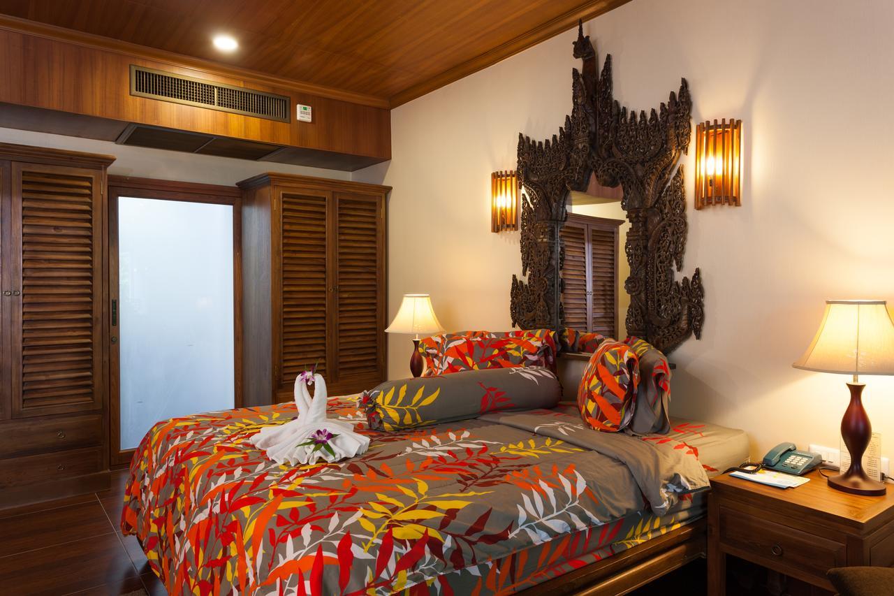 Tropica Bungalow Beach Hotel Patong Buitenkant foto