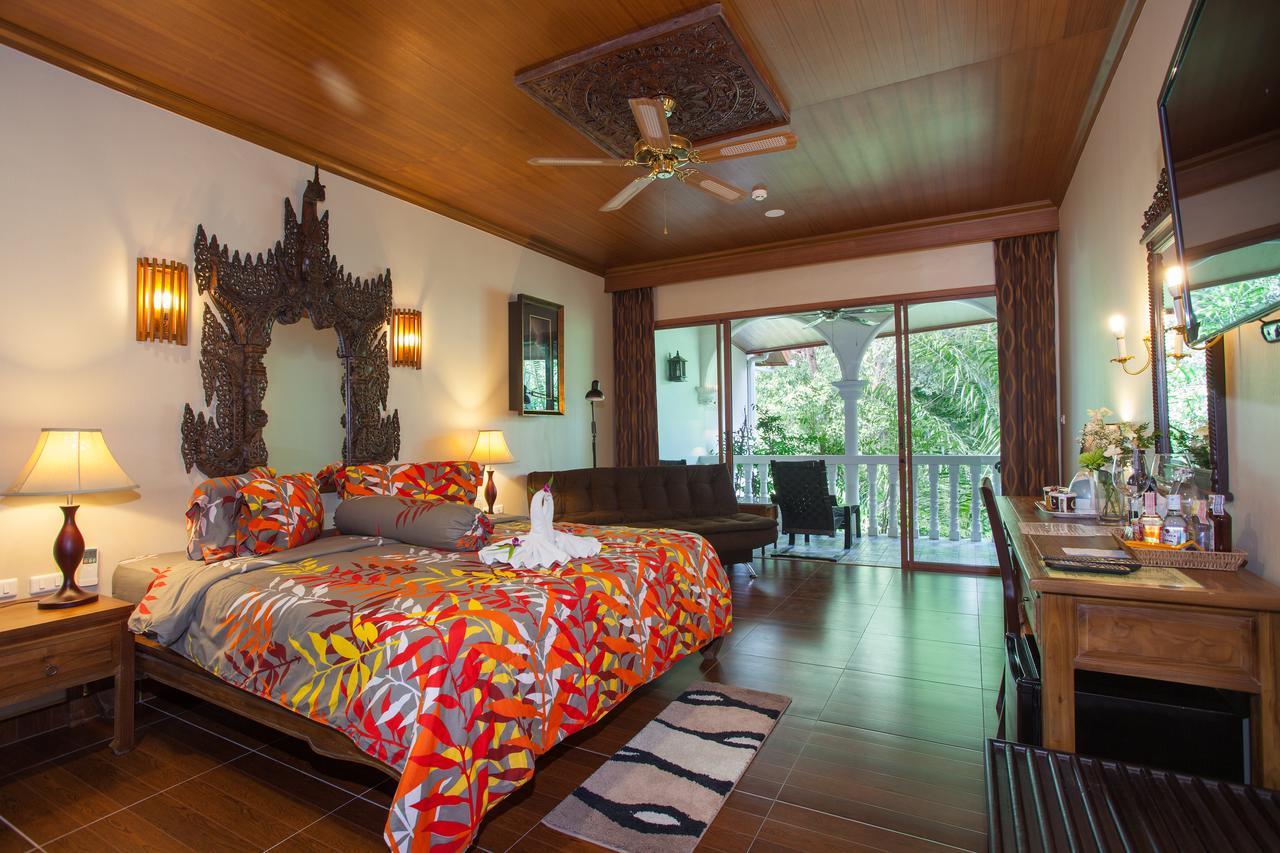 Tropica Bungalow Beach Hotel Patong Buitenkant foto