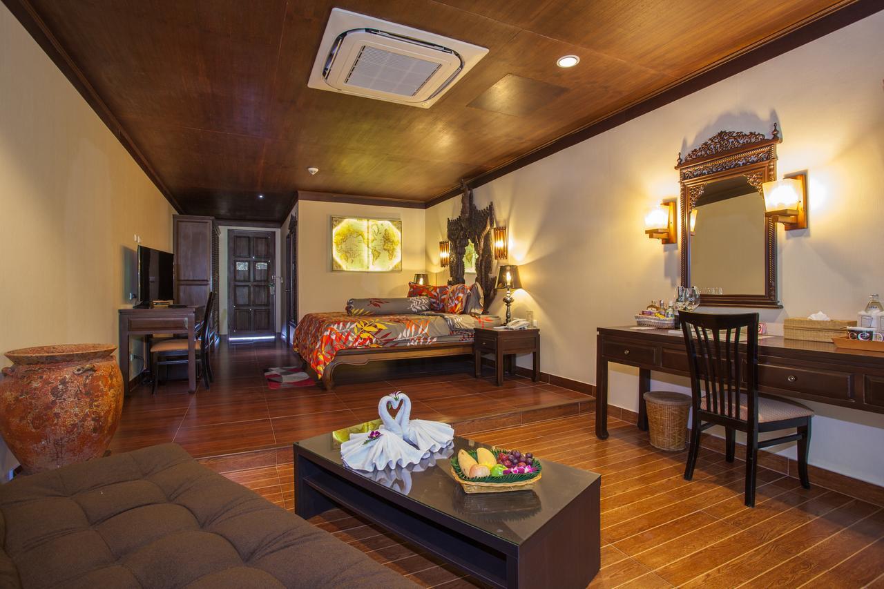 Tropica Bungalow Beach Hotel Patong Buitenkant foto